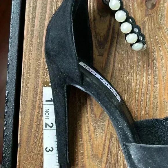 Black and Pearl Cape Robbin suede heels - Picture 7 of 9